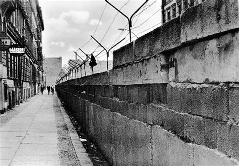 Más allá del Aula: El Muro de Berlín