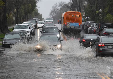 Más lluvia llegará al sur de California a partir de mañana | La Opinión