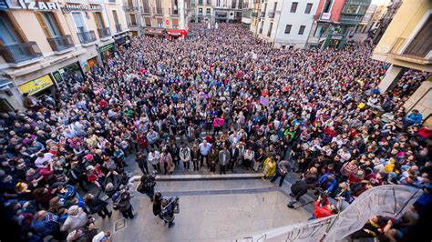 Masiva reacción ciudadana en Pamplona contra la sentencia ...