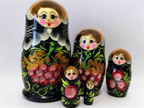 Matrioskas: Las muñecas rusas. Costumbres de Rusia.