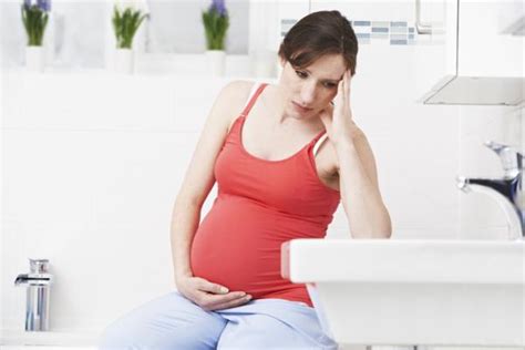 ¿Me Puede Bajar la Regla Estando Embarazada?   Causas del Sangrado