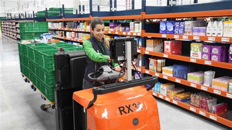 Mercadona lanza en Barcelona su nuevo servicio de compra online