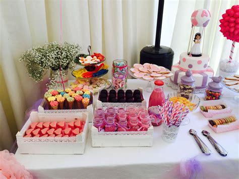 Mesa dulce comunión niña | Mesa de dulces, Mesas dulces ...