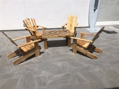 Mesa y sillas de jardin de madera 699257357 de segunda ...