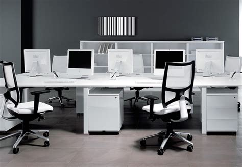 Mesas de oficina en Blanco   Solida Equipamiento Integral