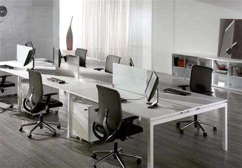 Mesas de oficina en Blanco   Solida Equipamiento Integral