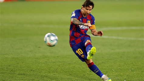 Messi busca el gol 700 un día antes de su cumpleaños   LA ...