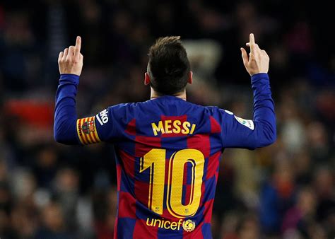Messi le da la victoria al Barcelona con un triplete