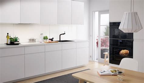 METOD kitchen VOXTORP white  ;? en 2020 | Cocina ikea ...