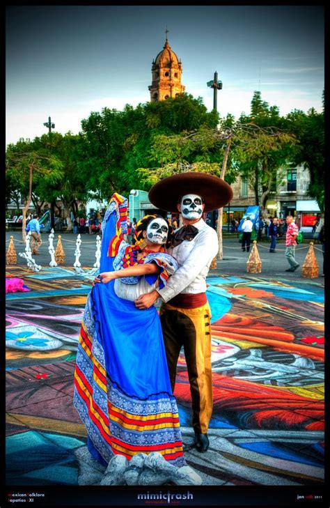 Mexican Folklore Gorgeous day of the dead outfits | Mexican folklore ...