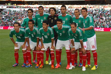 Mexico team | Soccer guys, Soccer players, Mexico team