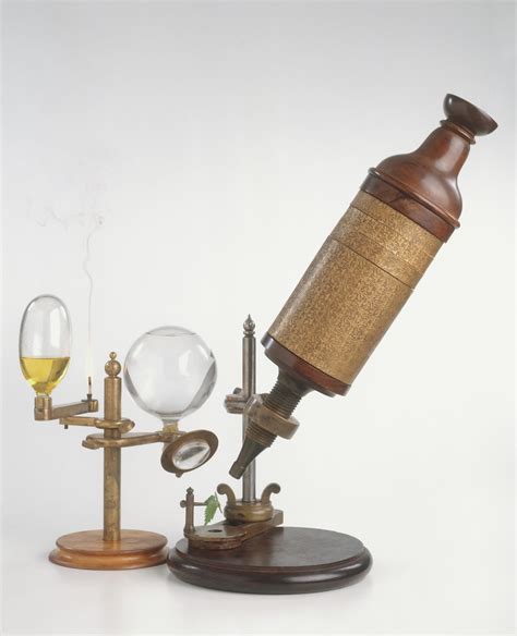 Microscope Used By Robert Hooke   Micropedia