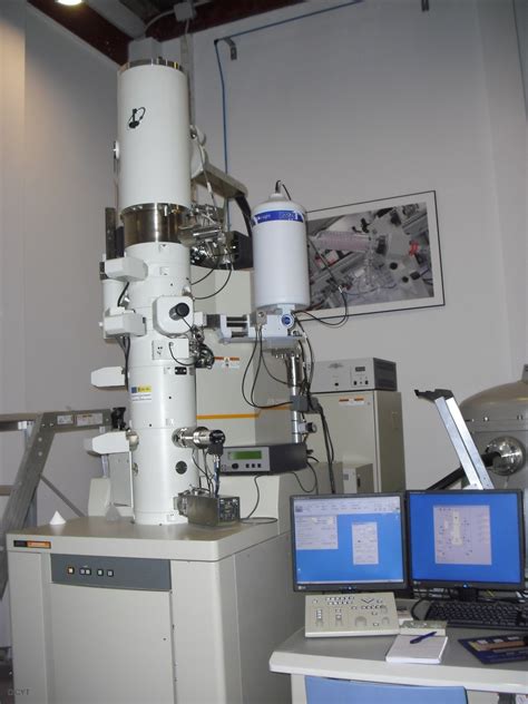 Microscopio Electrónico de Transmisión de 200 kilovoltios ...