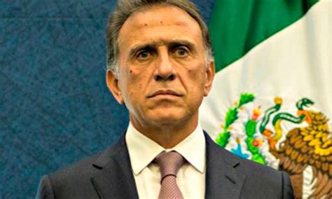Miguel Ángel Yunes detiene transición en Veracruz