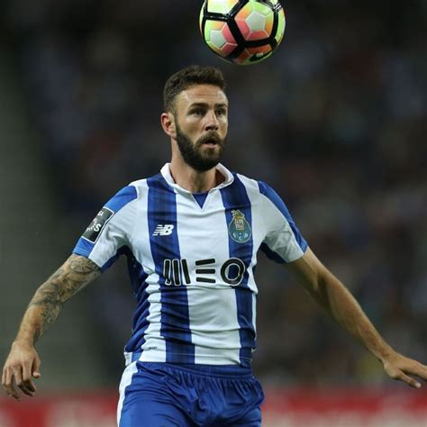 Miguel Layun making the most of his Porto chance   ESPN FC