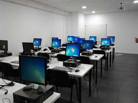 MIL ANUNCIOS.COM   ⋆⋆⋆Alquiler aula informatica Huelva en ...