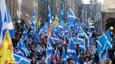Miles de manifestantes por la independencia de Escocia