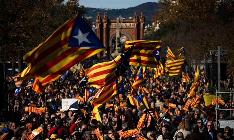 Miles piden la independencia de Cataluña   El Nuevo Día