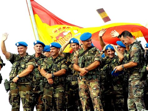 Militares españoles rechazan recortes gubernamentales