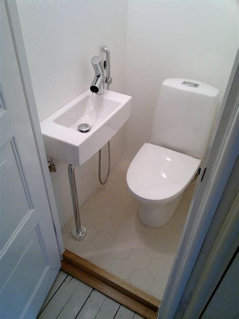 Mini WC | Крошечные ванные, Небольшие ванные комнаты ...