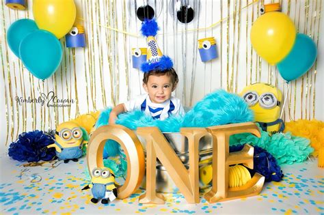 Minion one year old birthday photography cake smash in ...