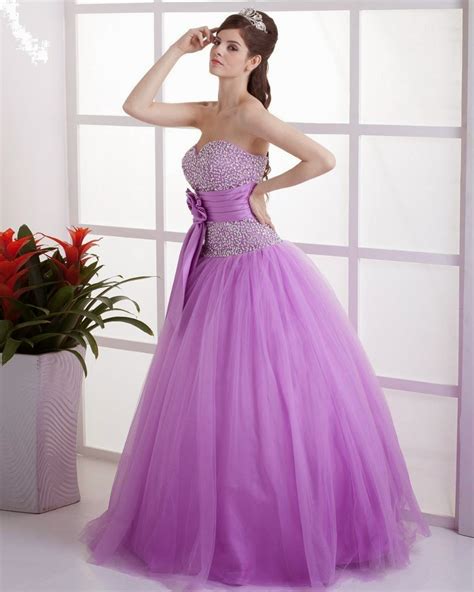 Moda y estilos: Vestidos color lila, morado, violeta.