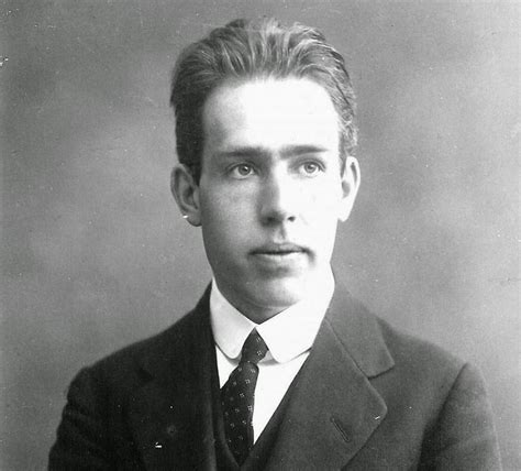 Modelo atómico de Bohr. Principios, errores y carencias