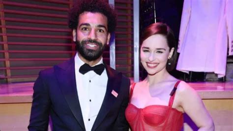 Mohamed Salah posó con Emilia Clarke en una alfombra roja ...