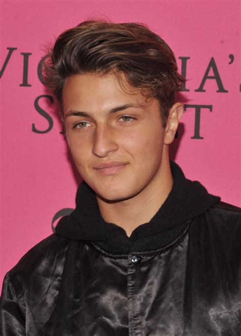 Mohamed Who? Anwar Hadid Snubs Dad In Explosive Tell All ...