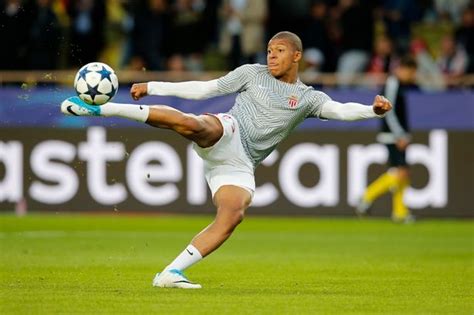 Monaco star Kylian Mbappe doesn t want to join Man United ...