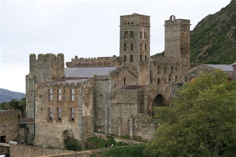 Monasterio Sant Pere de Rodes   Arte románico en Cataluña   Wikipedia ...