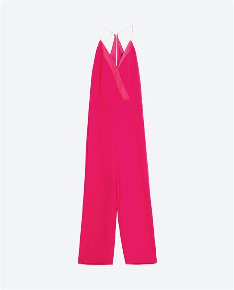 Mono rosa   20 prendas de Zara perfectas para invitada   TELVA.com