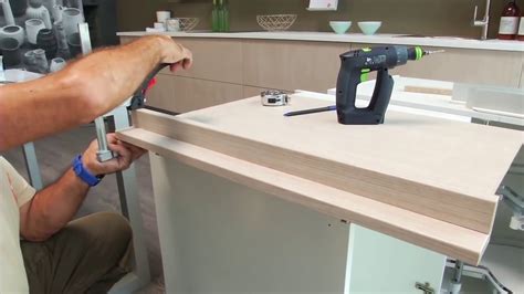Montar mueble rinconero ciego con gola   TPC Cocinas   YouTube