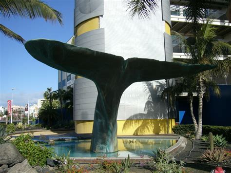 Monumento a las ballenas   autor desconocido   Ubicado en ...