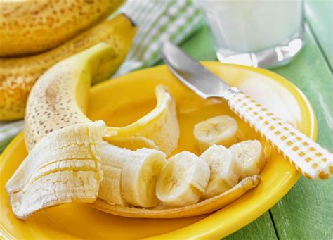 Morning Banana Diet: Start Your Day With a Banana and Warm ...