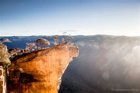 Morning rays at Hanging Rock, Blue Mountains National Park ...