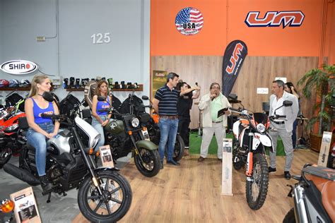 Moto Boxes es el nuevo distribuidor de UM en Las Palmas ...