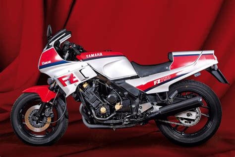 Moto clásica: Yamaha FZ750 | Motos clásicas | Motociclismo.es