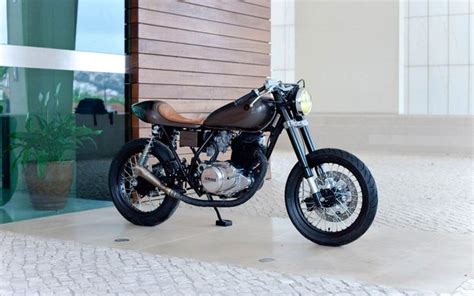 Moto Land | El paraiso de todo hombre... : Yamaha SR250 Cafe Racer