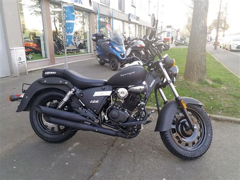 Moto Moto Custom 125cc KEEWAY SUPERLIGHT / 24 x 100€* neuve
