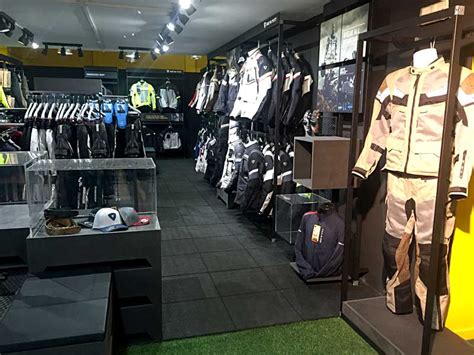 MotoCenter Levante abre en Barcelona la primera tienda Rev ...