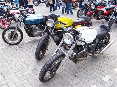 MOTORCYCLE 74: Wieze moto retro 2010 cafe racers