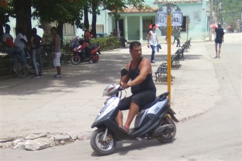 Motorinas en La Habana: el temor al decomiso llega a la ...