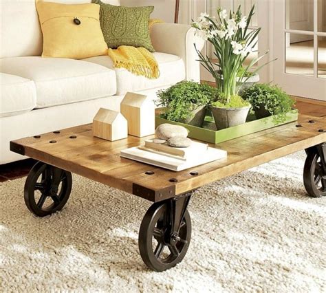 muebles con palets, mesa de madera reciclada con ruedas de ...