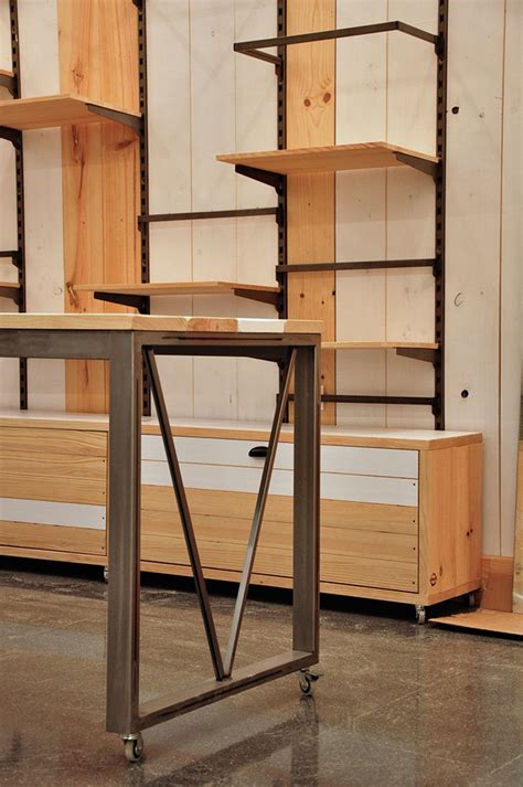 Muebles madera de pino natural para tienda ropa en mercat ...