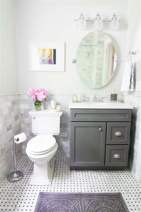 Muebles para baños pequeños y consejos para ahorrar espacio