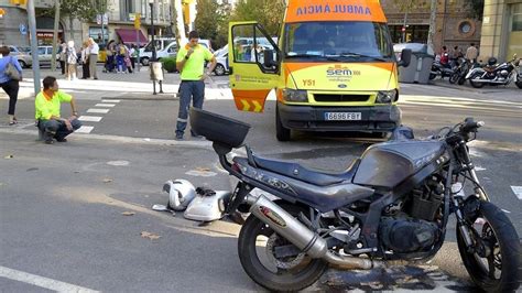 Muere un motorista de 26 años en un accidente en Barcelona