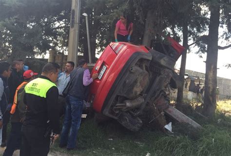 Mueren 5 estudiantes universitarios al chocar en carretera Toluca ...