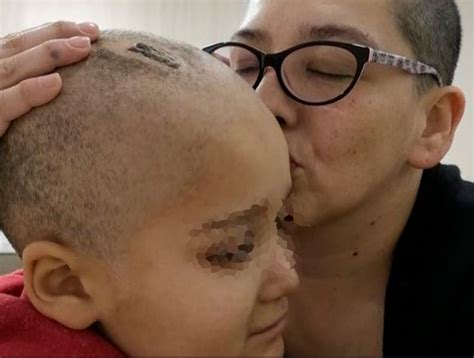 Mujer con cáncer lucha por la vida de su hijo con tumor ...