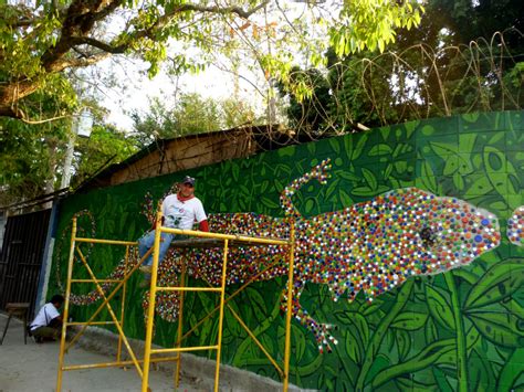 Mural: Beso de las iguanas por Ricardo Clement Alecus ...